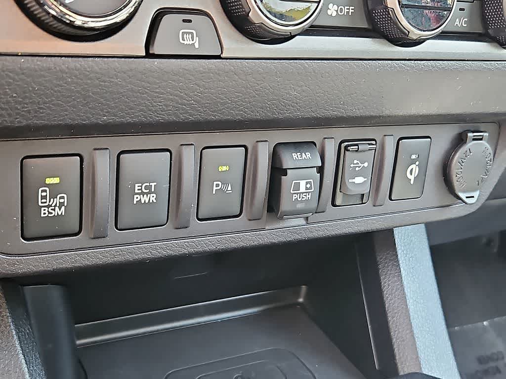 Thumbnail: 2018 Toyota Tacoma - 24