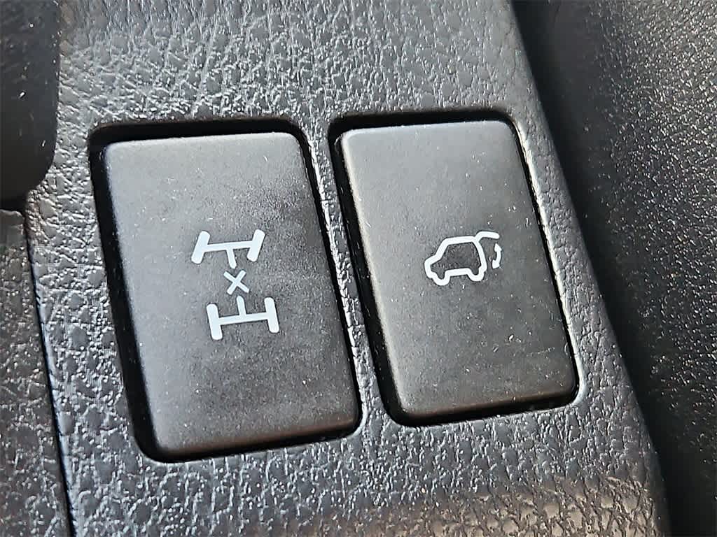 Thumbnail: 2015 Toyota RAV4 - 25