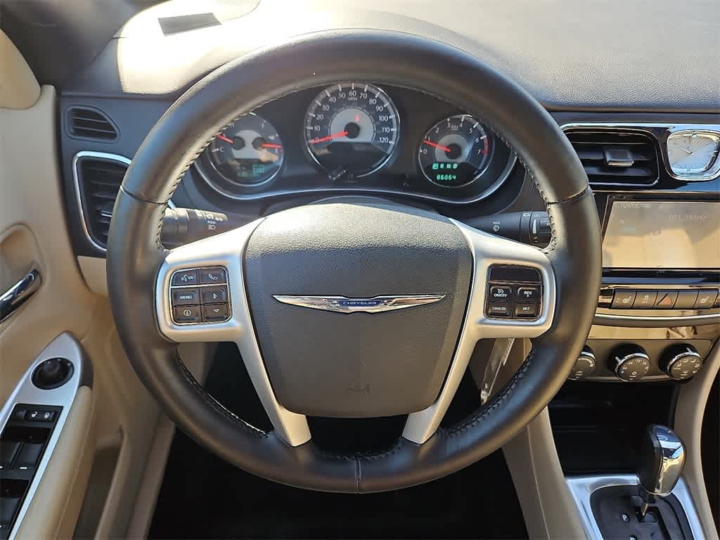 Thumbnail: 2011 Chrysler 200 - 16