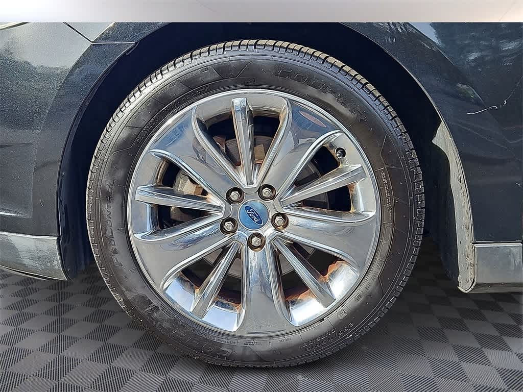 Thumbnail: 2011 Ford Taurus - 7