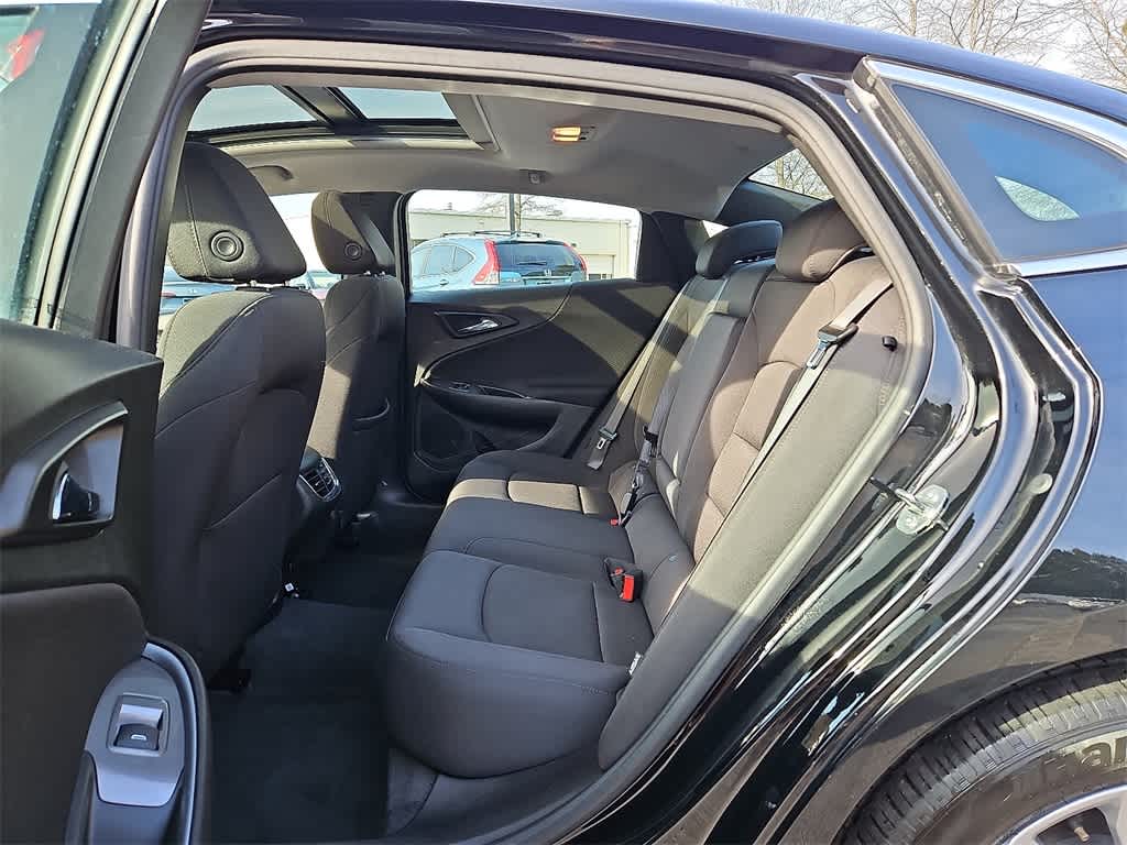 Thumbnail: 2023 Chevrolet Malibu - 9