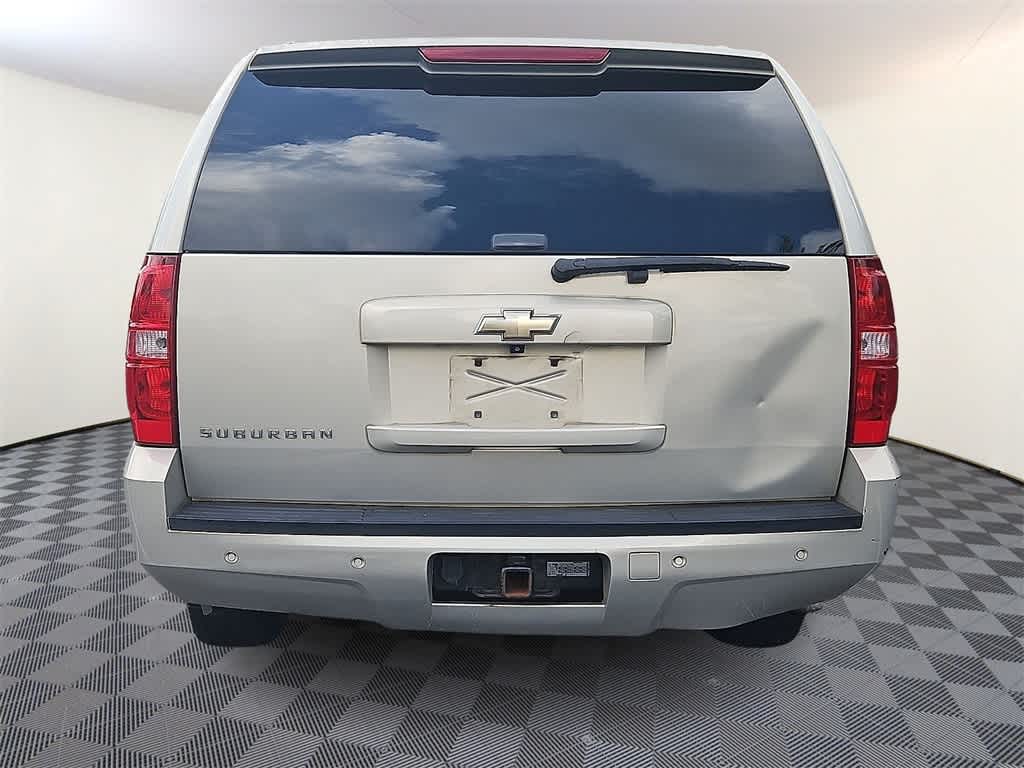 Thumbnail: 2009 Chevrolet Suburban - 5
