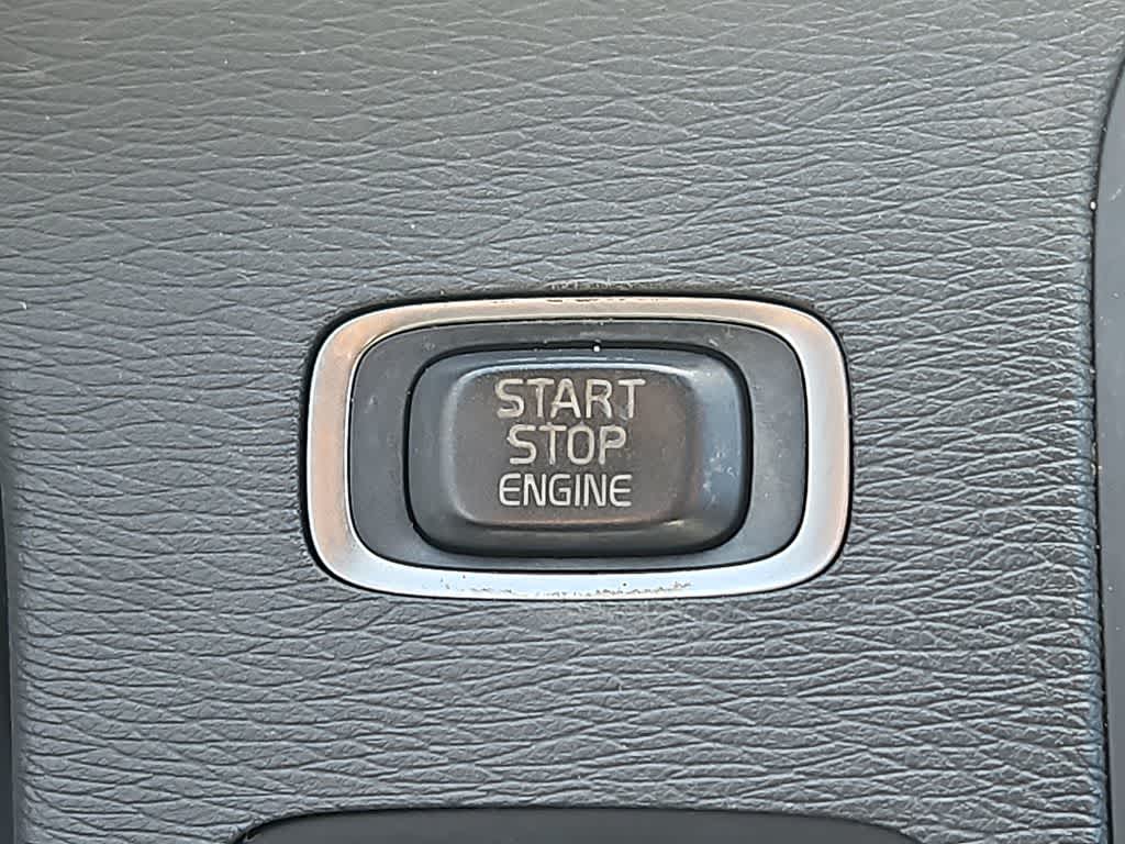 Thumbnail: 2015 Volvo V60 - 21