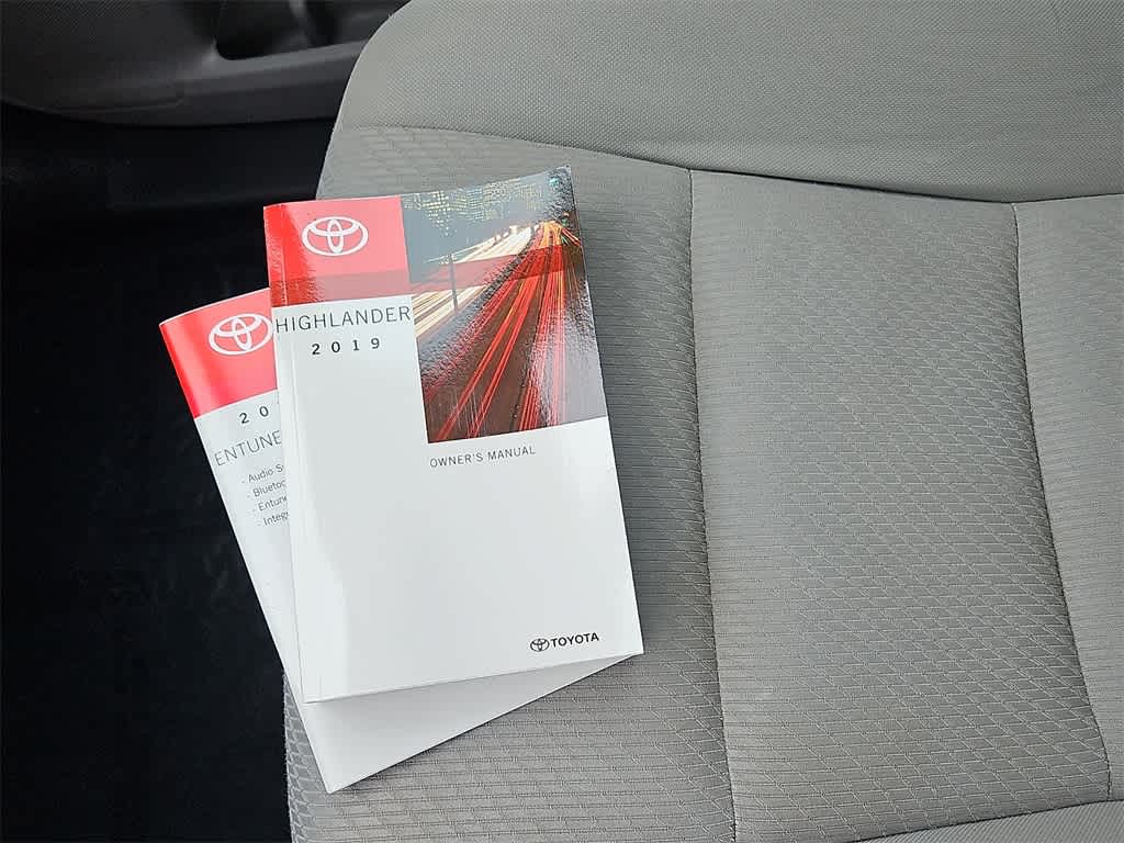 Thumbnail: 2019 Toyota Highlander - 26