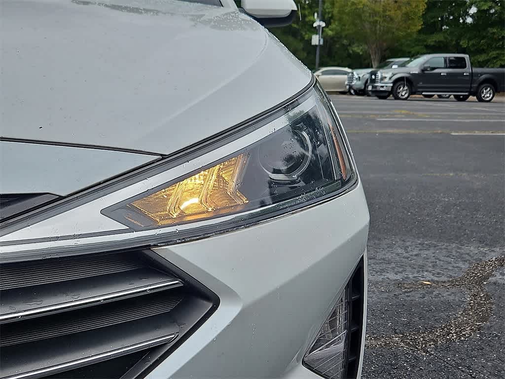 Thumbnail: 2020 Hyundai Elantra - 9