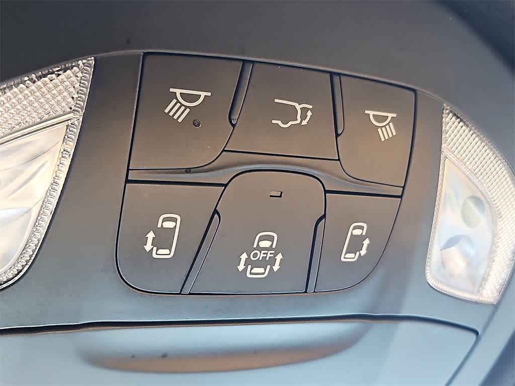 Thumbnail: 2023 Chrysler Pacifica - 23