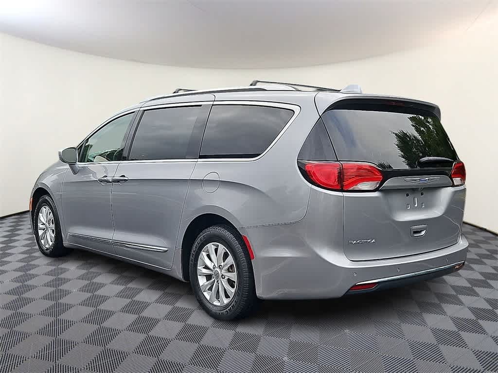 Thumbnail: 2018 Chrysler Pacifica - 6