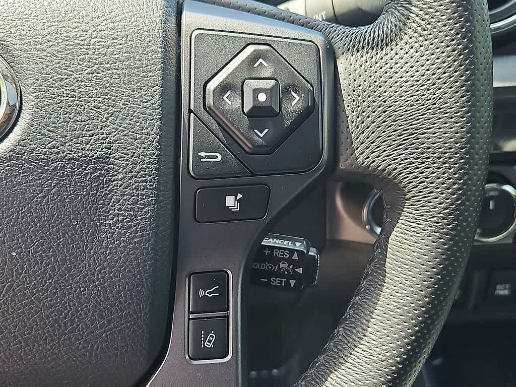 Thumbnail: 2018 Toyota Tacoma - 22