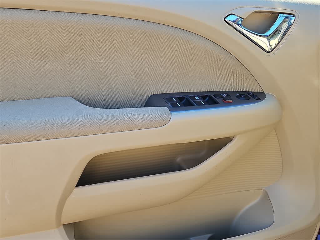 Thumbnail: 2010 Honda Odyssey - 9