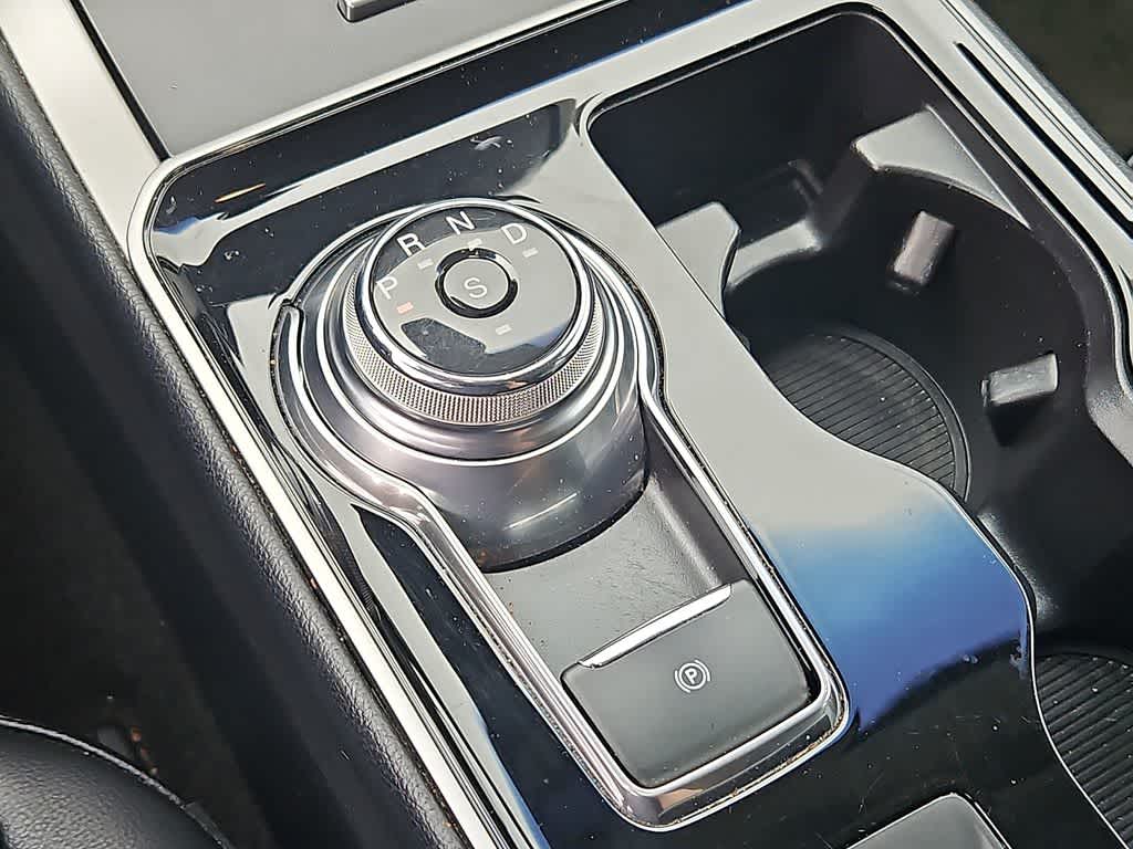 Thumbnail: 2019 Ford Edge - 14