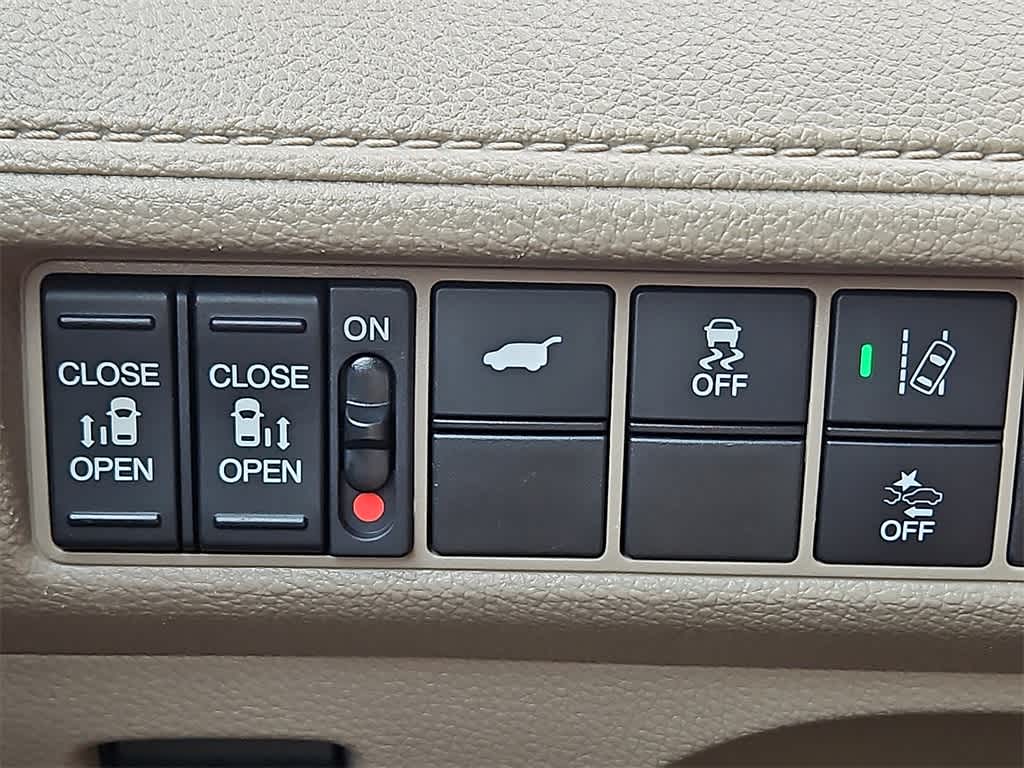 Thumbnail: 2018 Honda Odyssey - 23