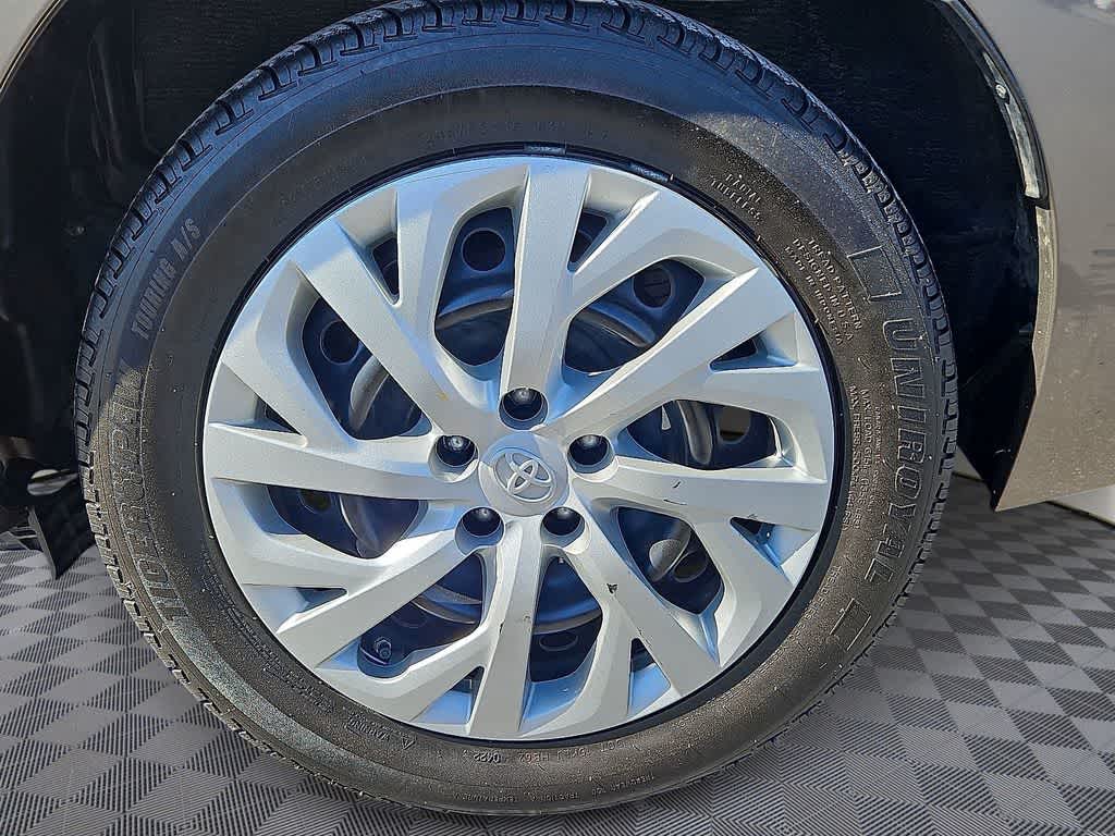 Thumbnail: 2017 Toyota Corolla - 6