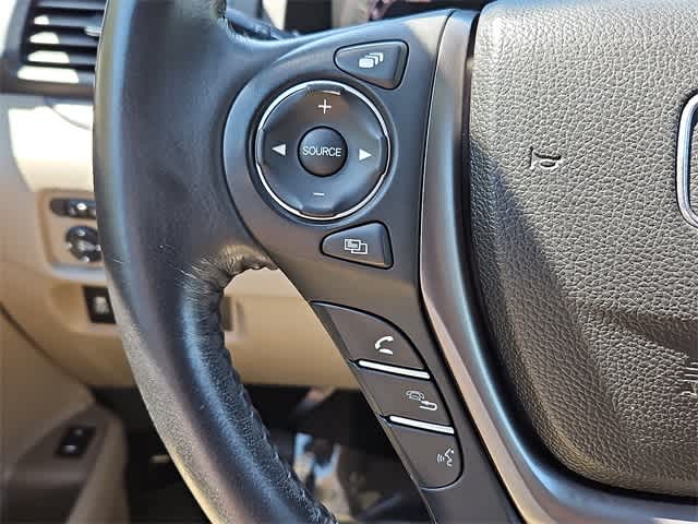 Thumbnail: 2017 Honda Pilot - 22