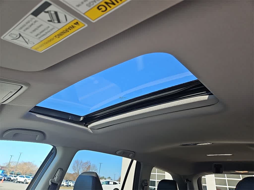 Thumbnail: 2017 Honda Pilot - 13