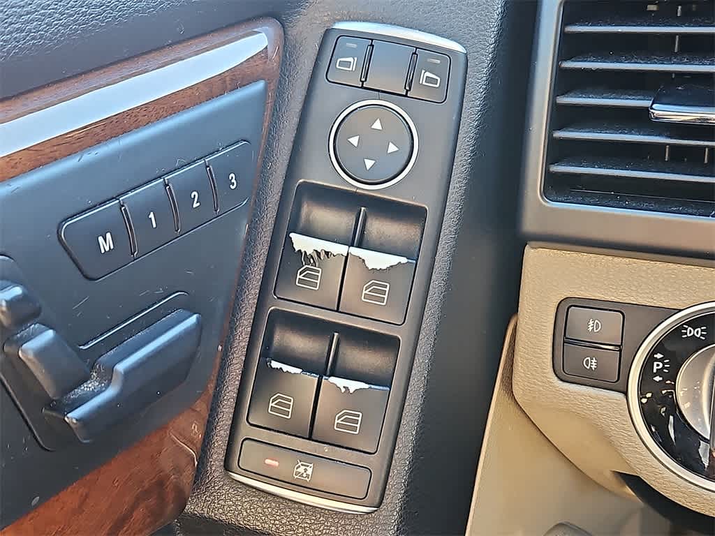 Thumbnail: 2011 Mercedes-Benz GLK - 22