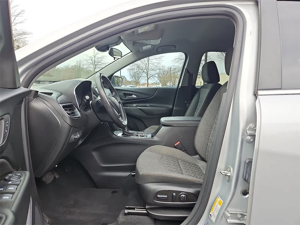 Thumbnail: 2022 Chevrolet Equinox - 11