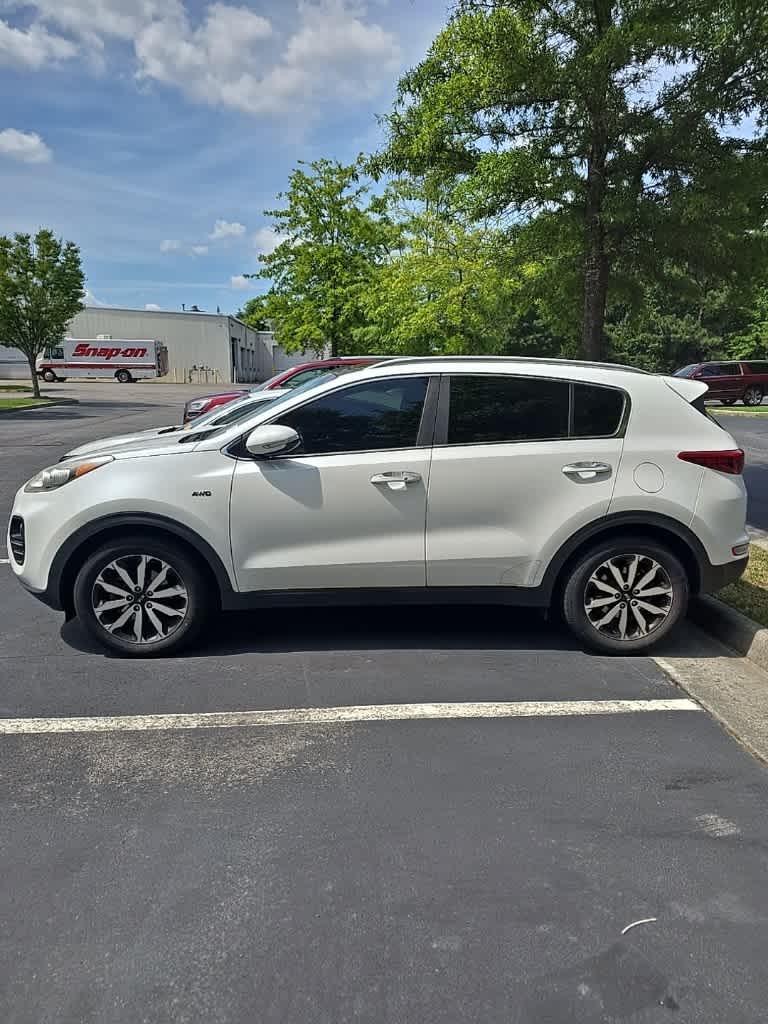 Thumbnail: 2017 Kia Sportage - 3