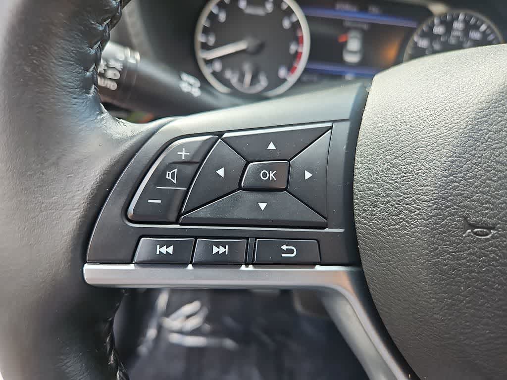 Thumbnail: 2021 Nissan Sentra - 17