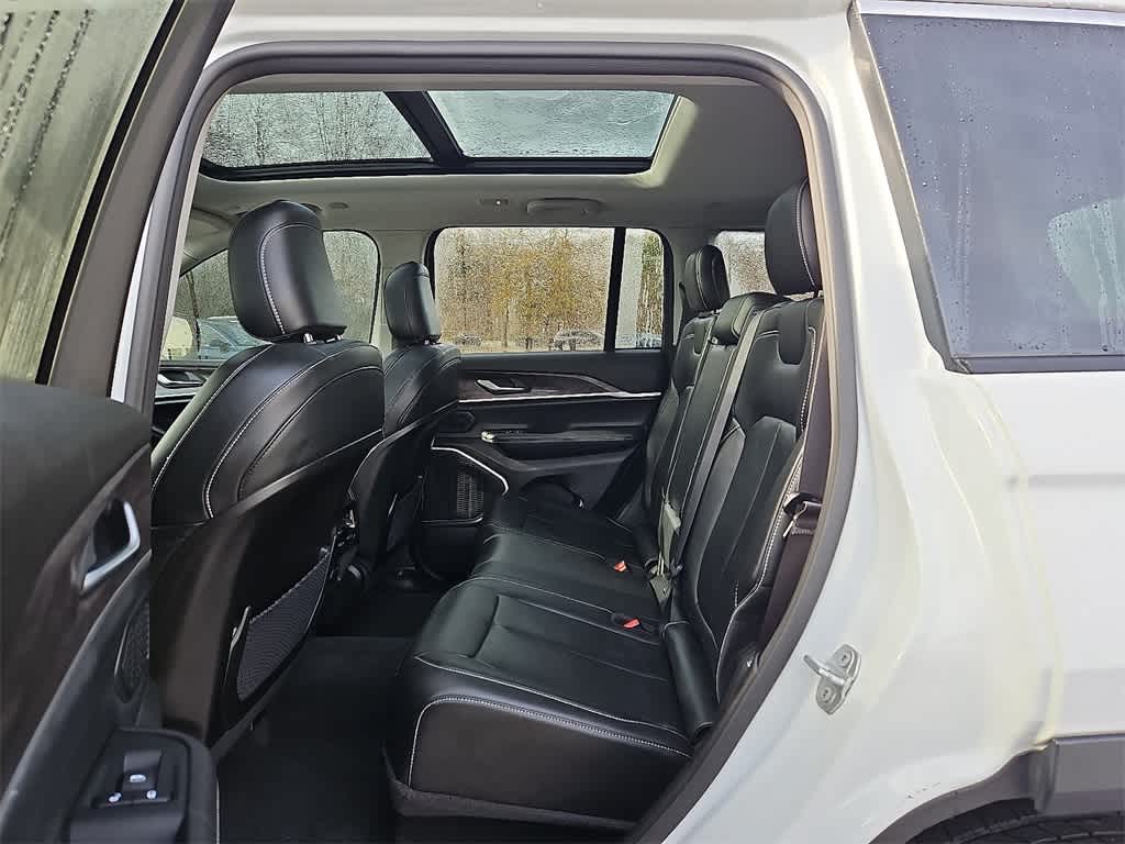 Thumbnail: 2022 Jeep Grand Cherokee - 10