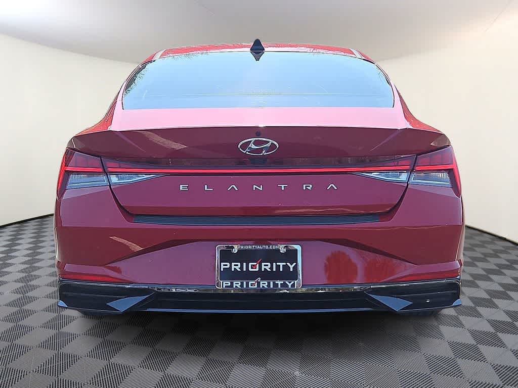 Thumbnail: 2022 Hyundai Elantra - 5