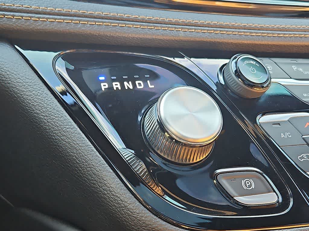 Thumbnail: 2023 Chrysler Pacifica - 12