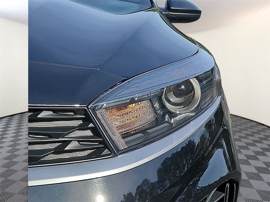 Thumbnail: 2024 Kia Forte - 8