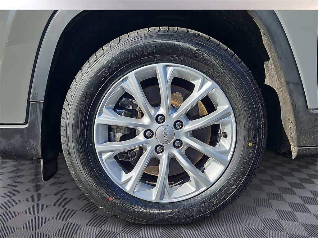 Thumbnail: 2022 Jeep Cherokee - 7