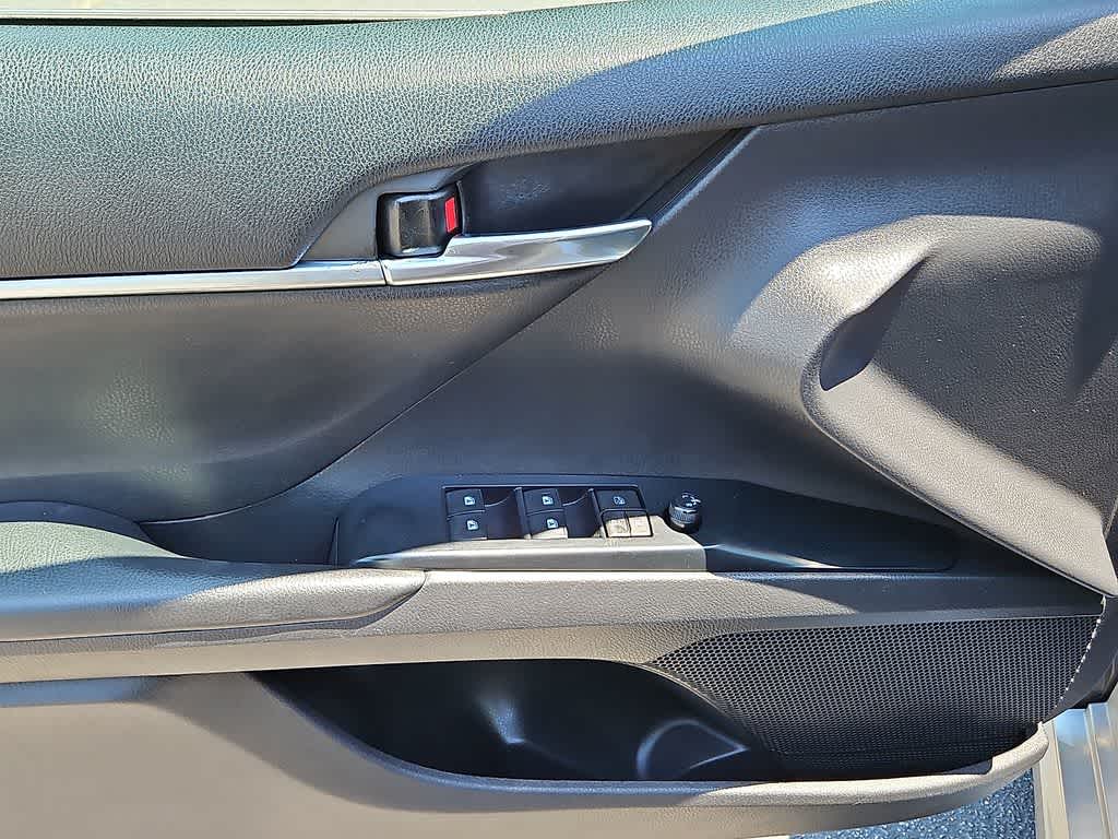 Thumbnail: 2020 Toyota Camry - 12