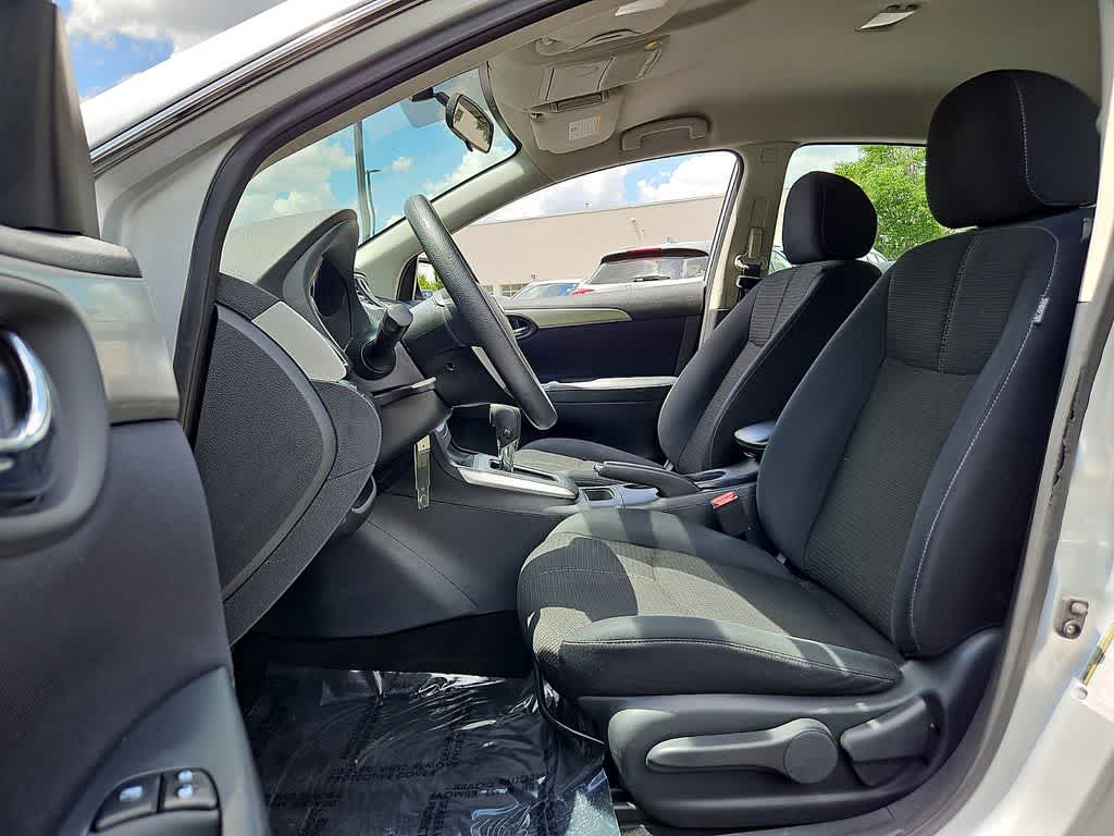 Thumbnail: 2016 Nissan Sentra - 13