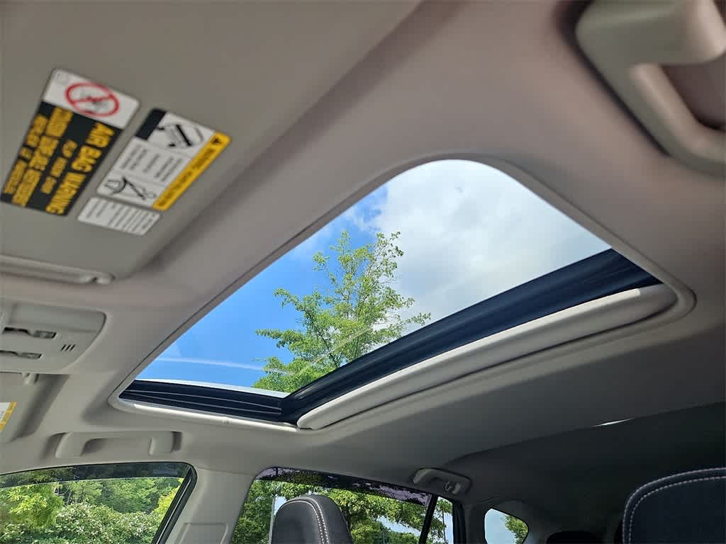 Thumbnail: 2015 Toyota RAV4 - 14