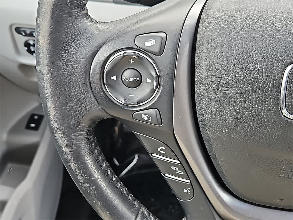 Thumbnail: 2017 Honda Pilot - 22