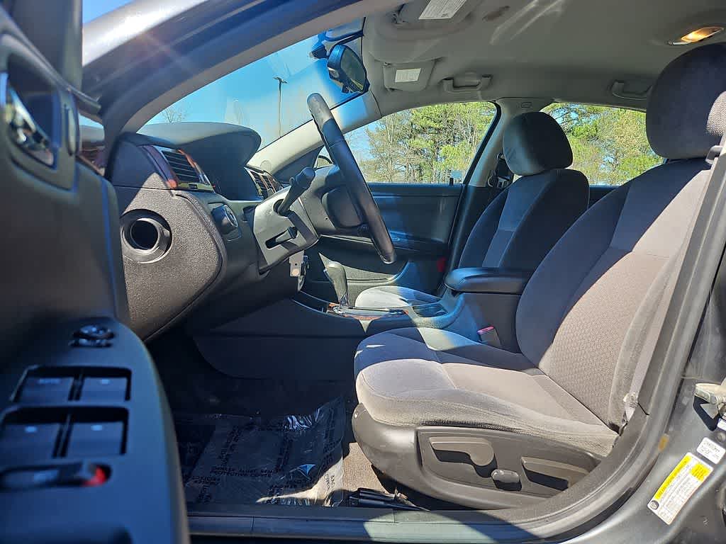 Thumbnail: 2011 Chevrolet Impala - 12