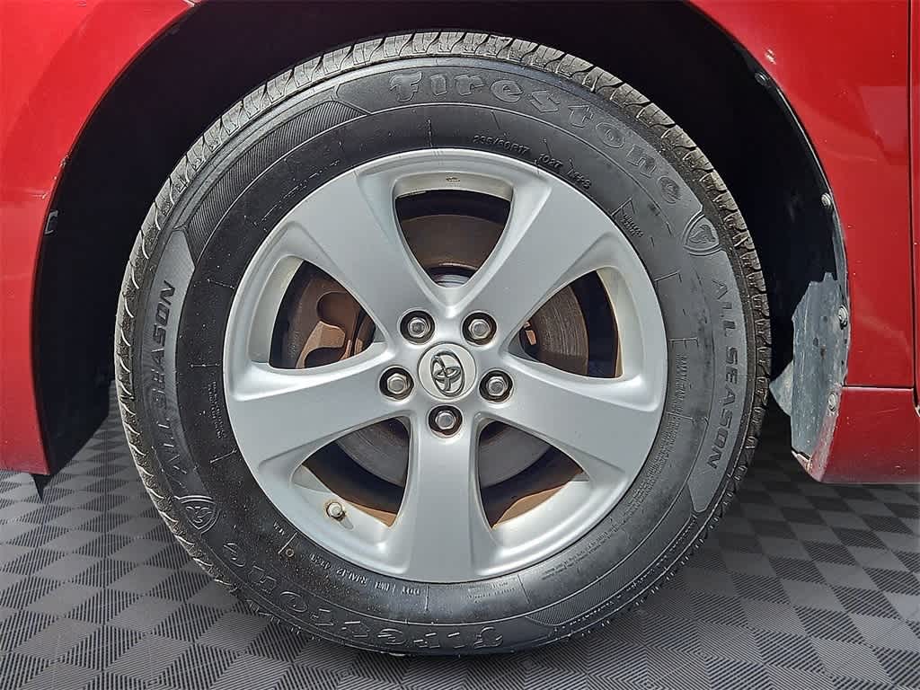 Thumbnail: 2011 Toyota Sienna - 8