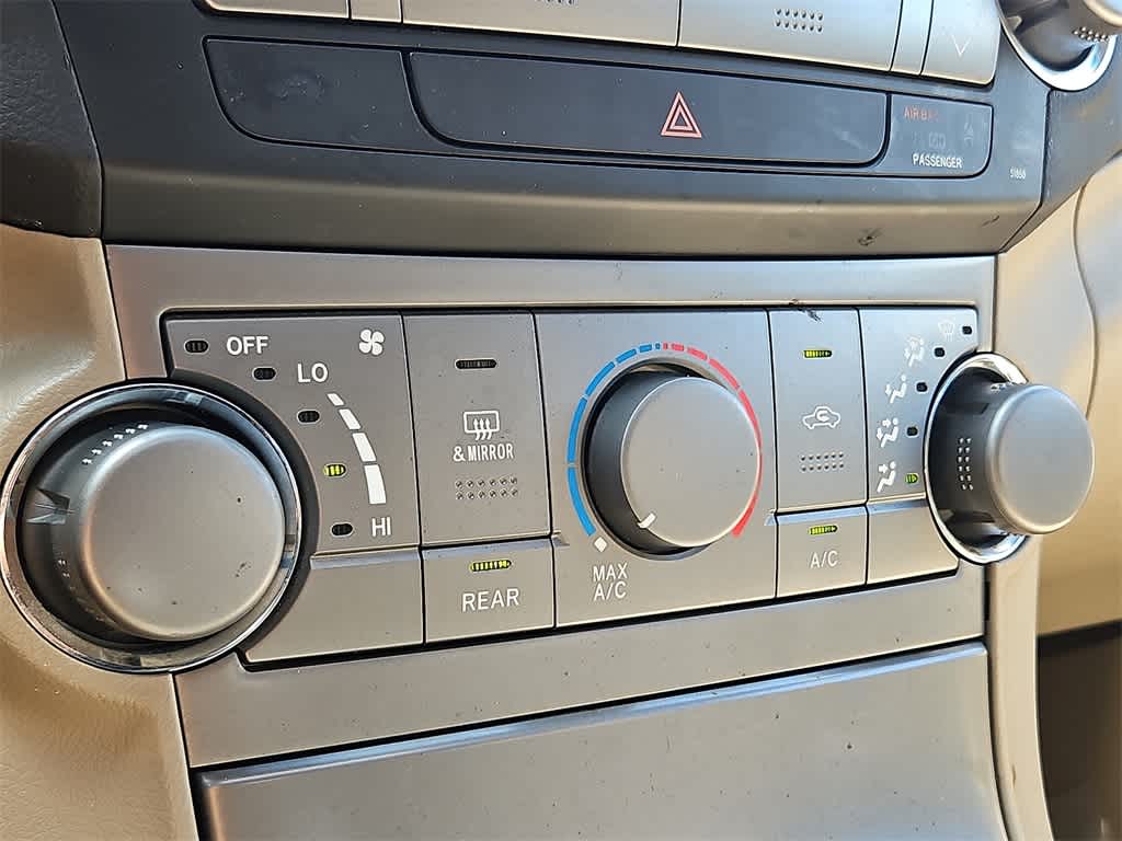 Thumbnail: 2009 Toyota Highlander - 16