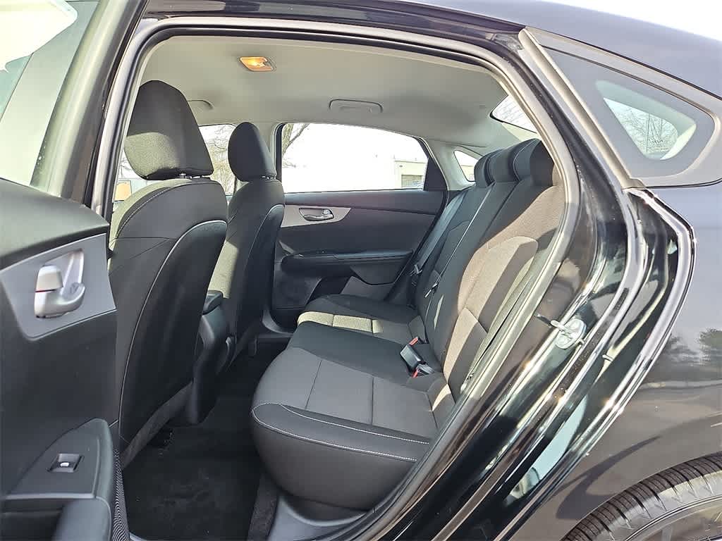 Thumbnail: 2024 Kia Forte - 9