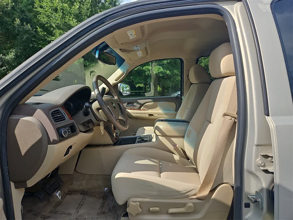 Thumbnail: 2009 Chevrolet Suburban - 13