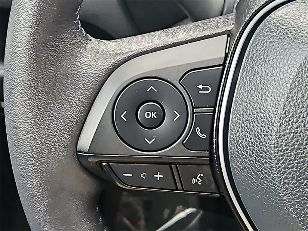 Thumbnail: 2022 Toyota RAV4 - 21