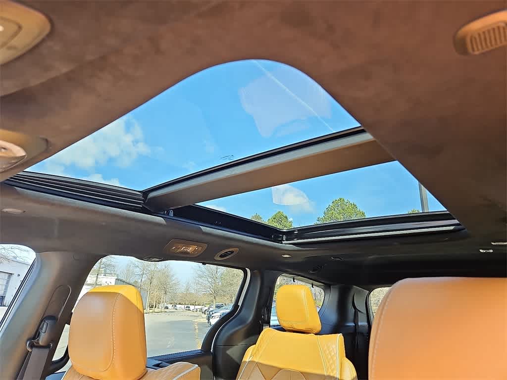 Thumbnail: 2023 Chrysler Pacifica - 13