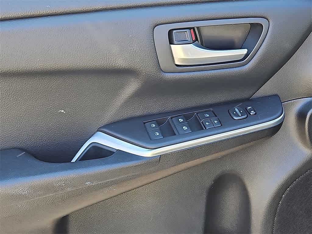 Thumbnail: 2016 Toyota Camry - 10