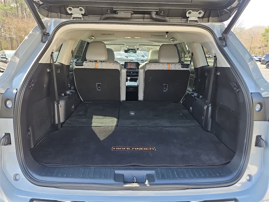 Thumbnail: 2022 Toyota Highlander - 28