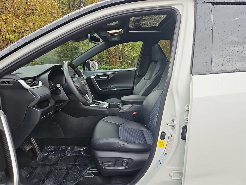 Thumbnail: 2022 Toyota RAV4 - 13