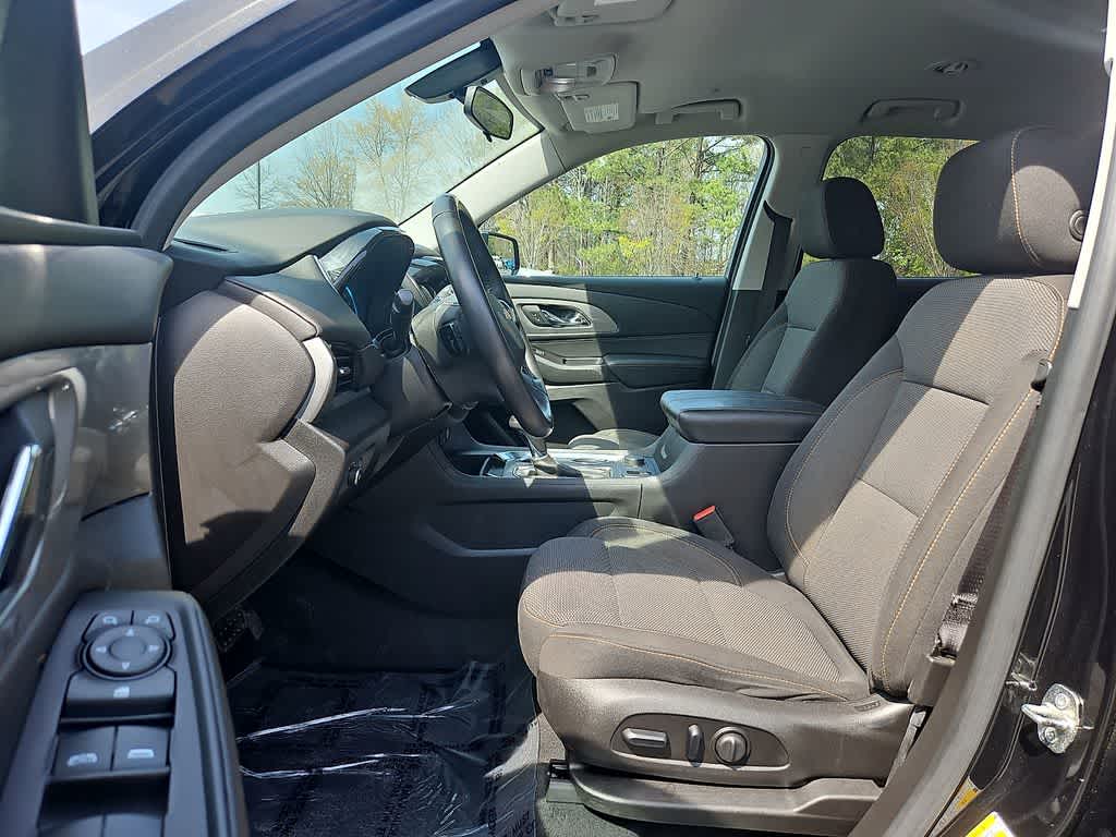 Thumbnail: 2018 Chevrolet Traverse - 15