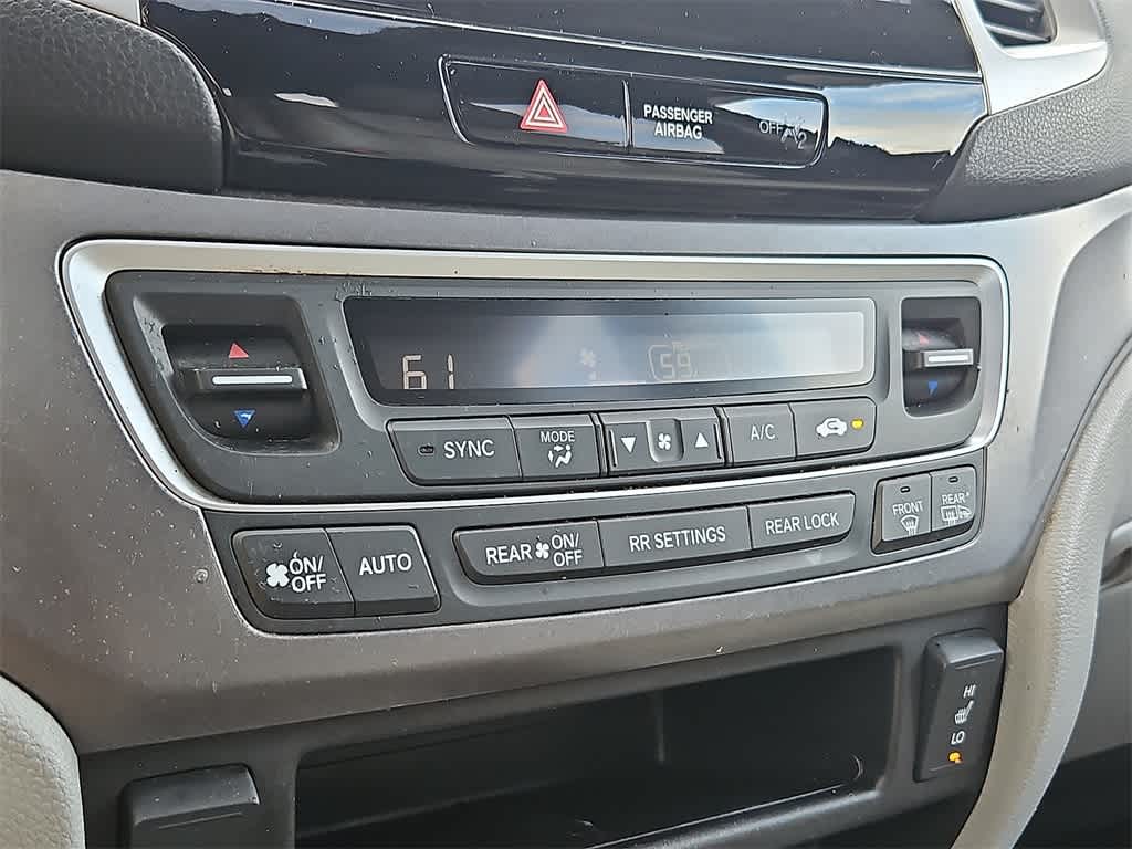 Thumbnail: 2017 Honda Pilot - 16