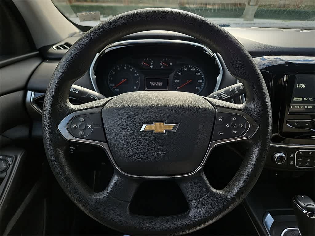 Thumbnail: 2018 Chevrolet Traverse - 17