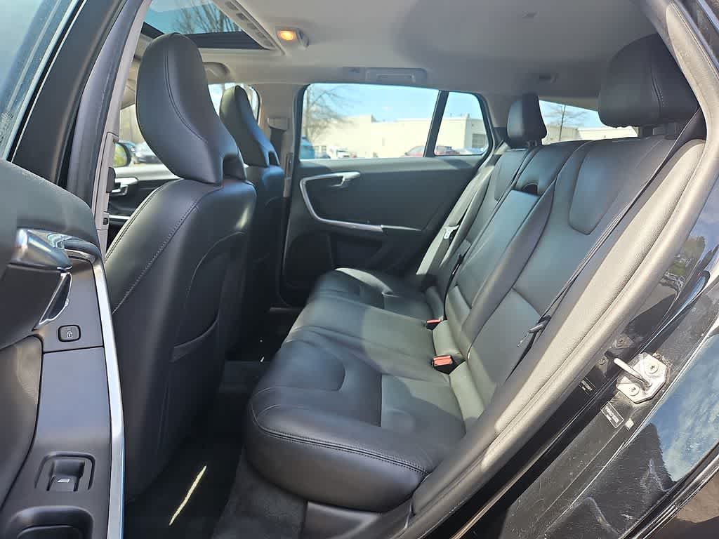 Thumbnail: 2015 Volvo V60 - 9