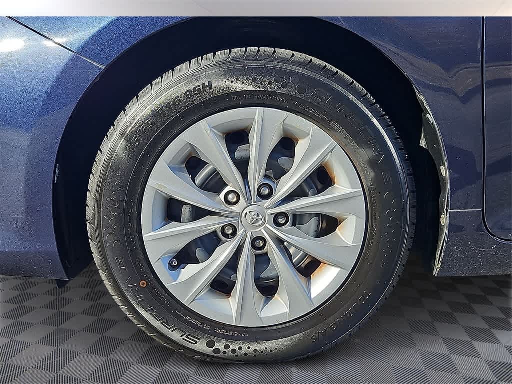 Thumbnail: 2016 Toyota Camry - 8