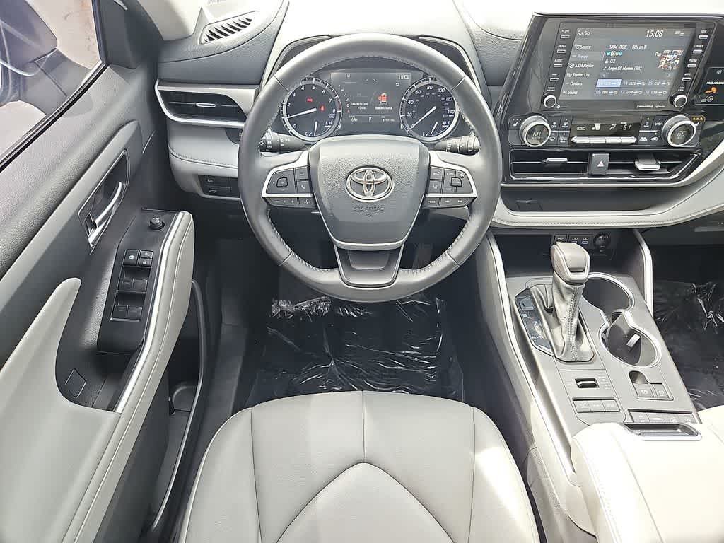 Thumbnail: 2022 Toyota Highlander - 13