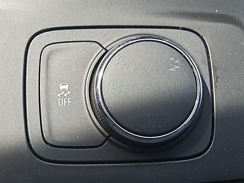 Thumbnail: 2018 Chevrolet Traverse - 25