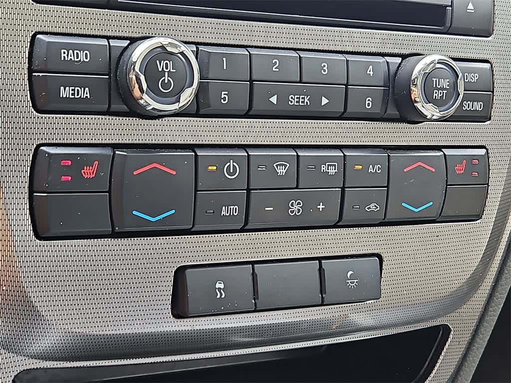 Thumbnail: 2010 Ford Fusion - 16