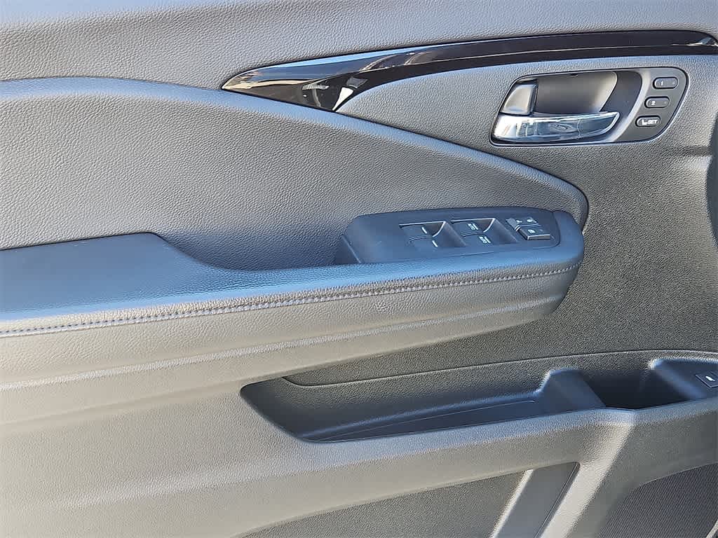 Thumbnail: 2020 Honda Passport - 11